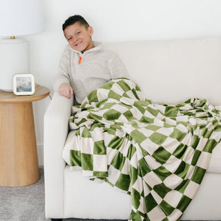 Minky Stretch XL Throw Blankets Saranoni Color: Olive Checkered