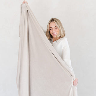 Minky Stretch XL Throw Blankets Saranoni Color: Olive Checkered