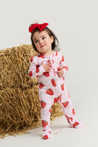 Bamboo Pointelle Convertible Footie Romper - Penny (Strawberries ) Posh Peanut Size: 3-6 Months
