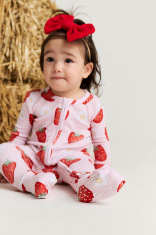 Bamboo Pointelle Convertible Footie Romper - Penny (Strawberries ) Posh Peanut Size: 3-6 Months