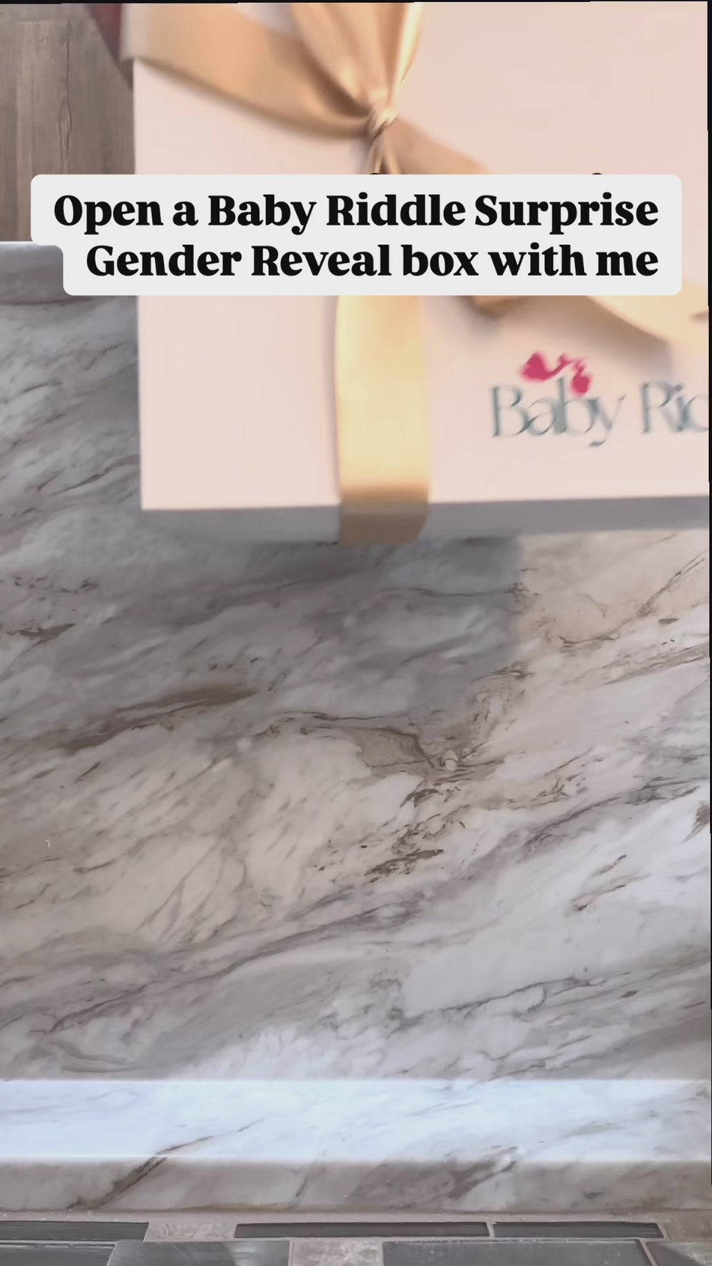 Lux Gender Reveal Gift Box Baby Gift Set Baby Riddle Select the Gender or: Surprise Select the Size: Newborn