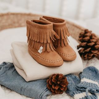 The Cozy Boot Baby & Toddler Boots Boot Little Love Bug Co. Color: Taupe Size: 2 (Weatherproof Soft Sole)