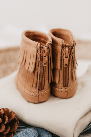 The Cozy Boot Baby & Toddler Boots Boot Little Love Bug Co. Color: Taupe Size: 2 (Weatherproof Soft Sole)