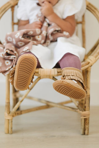 The Cozy Boot Baby & Toddler Boots Boot Little Love Bug Co. Color: Taupe Size: 2 (Weatherproof Soft Sole)