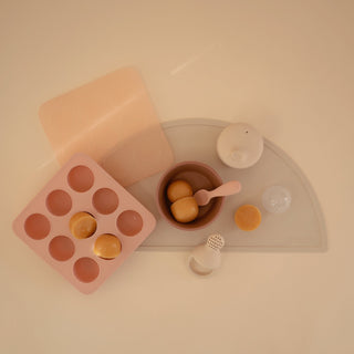 Baby Food Freezer TrayBaby Food TrayMushieColor: Cambridge Blue