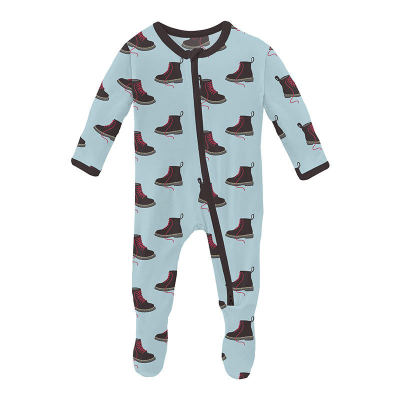 https://www.babyriddle.com/cdn/shop/products/kickee-pants-boys-print-bamboo-footie-with-2-way-zipper-spring-sky-boots__88543.1700800619.980.980.jpg?v=1706206462