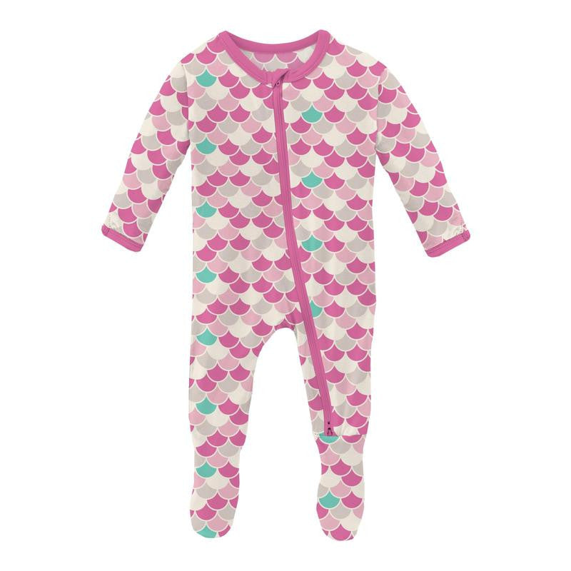 https://www.babyriddle.com/cdn/shop/products/kickee-pants-girls-print-bamboo-footie-with-2-way-zipper-tulip-scales__09829.1704307782.980.980.jpg?v=1706209639