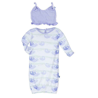 KicKee Pants Newborn Print Layette Gown and Ruffle Knot Hat Set, - Natural Sloth